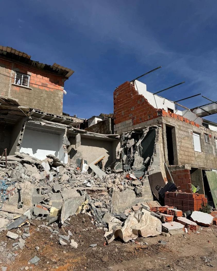 Cinco casas demolidas no Zambujal pela CM de Loures